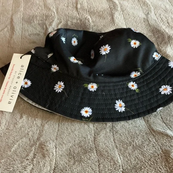 Alice + Olivia Classic Reversible White Bucket/Navy Blue Bucket Hat Alice + Olivia Classic Reversible White Bucket/Navy Blue  main image 2